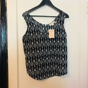 Sleevless Black and white Shirt - Print Shirt